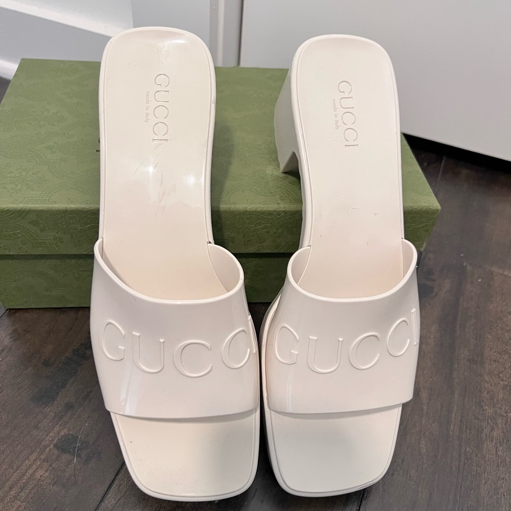 GUCCI WOMEN'S RUBBER SLIDE SANDAL